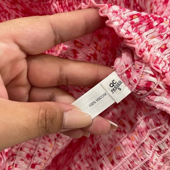 Poupette St Barth Ariel Smocked Off-the-Shoulder Crop Top Size S/M - Picture 4 of 5